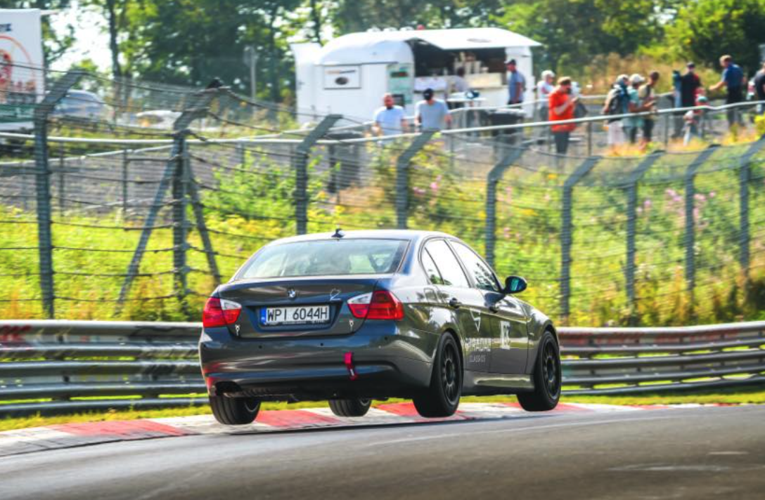 BMW E90 325i